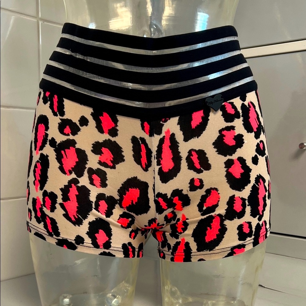 Cute Booty Kelly Nishimoto Juicy Jaguar Scrunch Shorts S